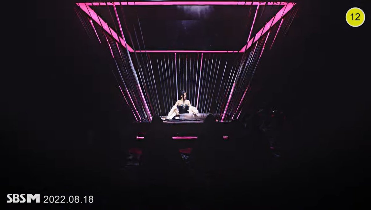 dinanms_'s tweet photo. KEREEN BGT WOYY!! Can't Word Word😭
Jisoo mainin alat musik tradisional sokor #ROSE main gitar Lisa Jennie Rap bareng pliss lengkap bgt! Mereka terlalu Amazing🔥
PINK VENOM OUT NOW
I Bring The Pain Like
#Blackpink
#PINKVENOM 
#BORNPINK https://t.co/s5Nji6MIXp