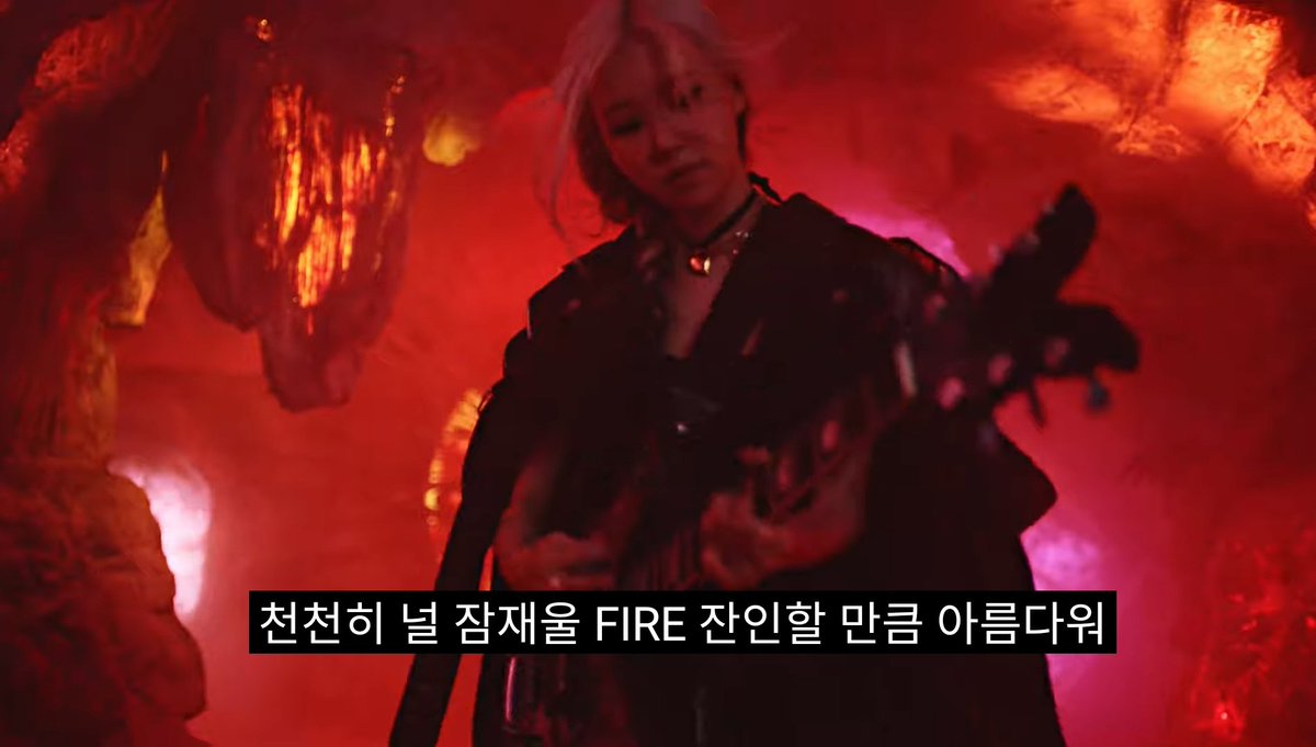 dinanms_'s tweet photo. KEREEN BGT WOYY!! Can't Word Word😭
Jisoo mainin alat musik tradisional sokor #ROSE main gitar Lisa Jennie Rap bareng pliss lengkap bgt! Mereka terlalu Amazing🔥
PINK VENOM OUT NOW
I Bring The Pain Like
#Blackpink
#PINKVENOM 
#BORNPINK https://t.co/s5Nji6MIXp