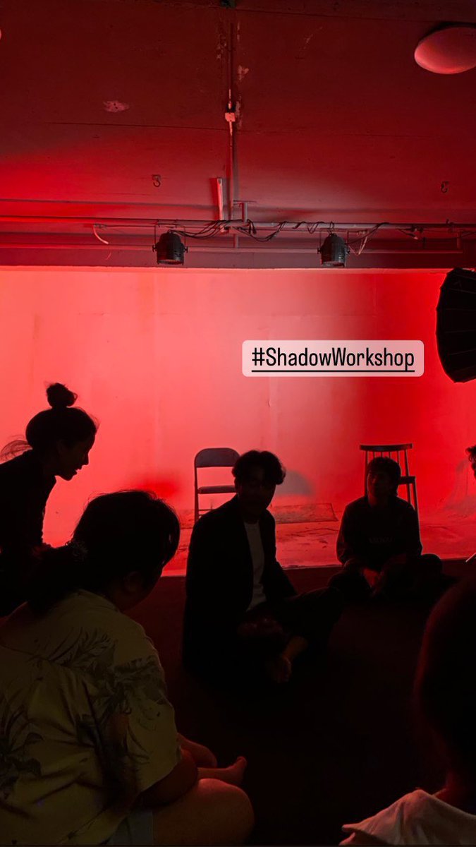 jaratsrimai's tweet photo. เรื่องนี้น่าดูมาก workshop กันจริงจังมาก อยากเห็นตอนถ่ายแล้ว
#ShadowWorkShop
#ViuShadow
#fluke_natouch #เจ้าแก้มก้อน https://t.co/RBWfYeqdZw