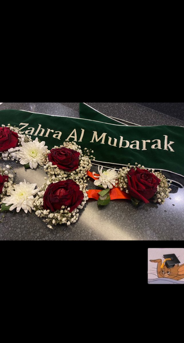 zwezhm's tweet photo. 08-18-2022 ✨

أنّوار التَمامِ لنَا تجلت ولولا الله ماكنّا وصلنا ، كان الطريق طويلاً وصعباً ، فـ كان الوُصُول علَى قدر المَشقةِ مُهيباً و عظيماً 🤍🎓 

أتممت اليوم سنة الامتياز في مركز جونز هوبكنز أرامكو السعودية 🤍.

وداعاً لأهم فصل في حياتي
ومرحباً ل بداية فصل جديد بالحياة 💖 https://t.co/slEbCllsgR