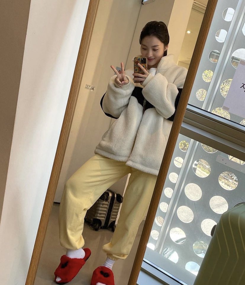 lucyarchived's tweet photo. lucy instagram update #노효정 https://t.co/kfHebp5lf6