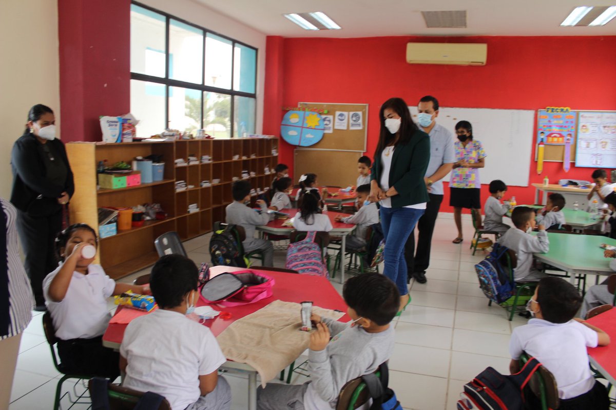 monka78's tweet photo. Entrega de obra, campaña en contra de la violencia, festival con niños de nivel inicial, sesión de trabajo interinstitucional en Babahoyo y Alfredo Baquerizo Moreno...
El trabajo constante en beneficio de niños, niñas y jóvenes es mi compromiso con la educación en @EducacionZ5_Ec https://t.co/LvBGt9UZI6