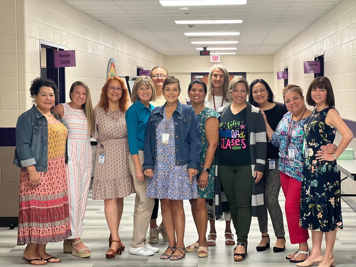 📢Shout out to all of the OOL staff supporting our EL Testing Center. Our staff has welcomed the many families and students enrolling into one of the amazing programs we offer! ⭐️⭐️