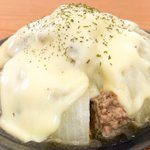 玉ねぎのうま味とひき肉のうま味が相性抜群で最高です!「チーズメルト肉玉ねぎ」