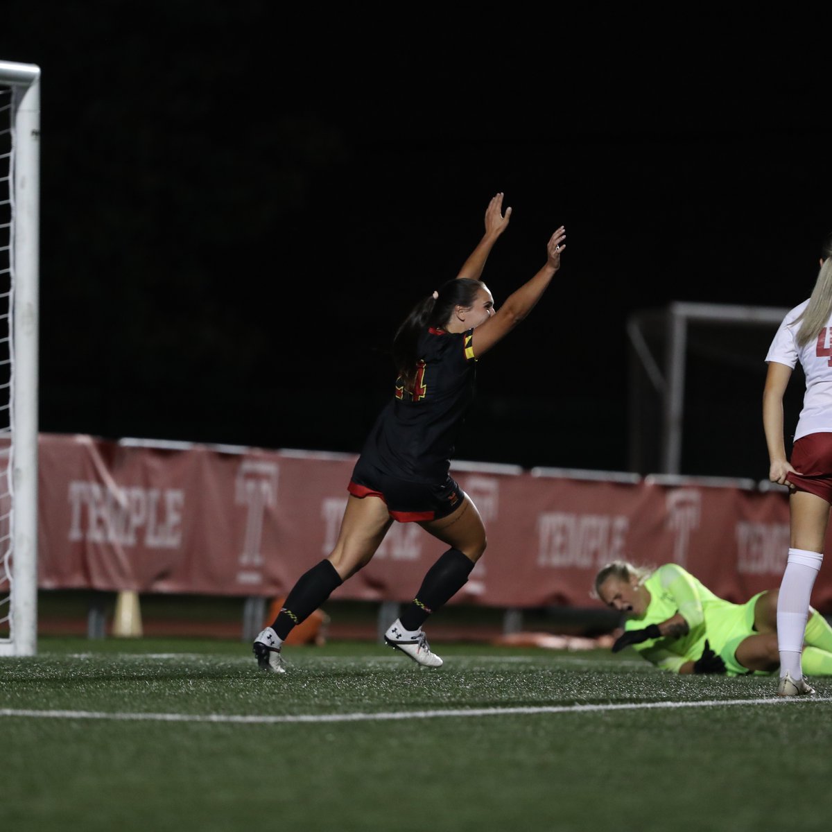 TerpsWSoccer's tweet photo. All smiles for @alinastahl first goal as a Terp 😀😀 https://t.co/tdpoz7LTDt