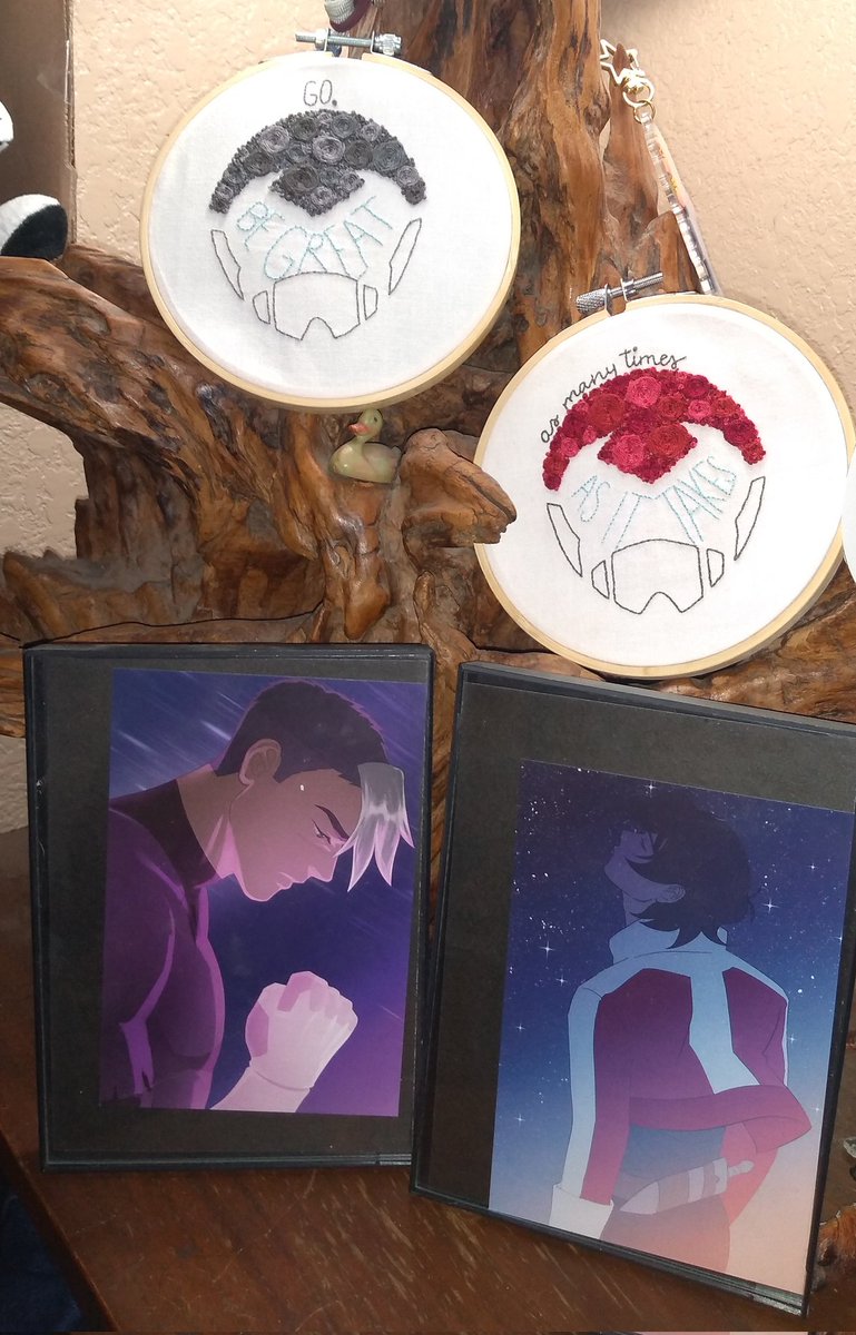 Kit_N_Kadoodle's tweet photo. .@stargazershiro_ they made it home!!!! I love them so much!!! Thank you!! #sheith https://t.co/6DQ8Hi8gMI