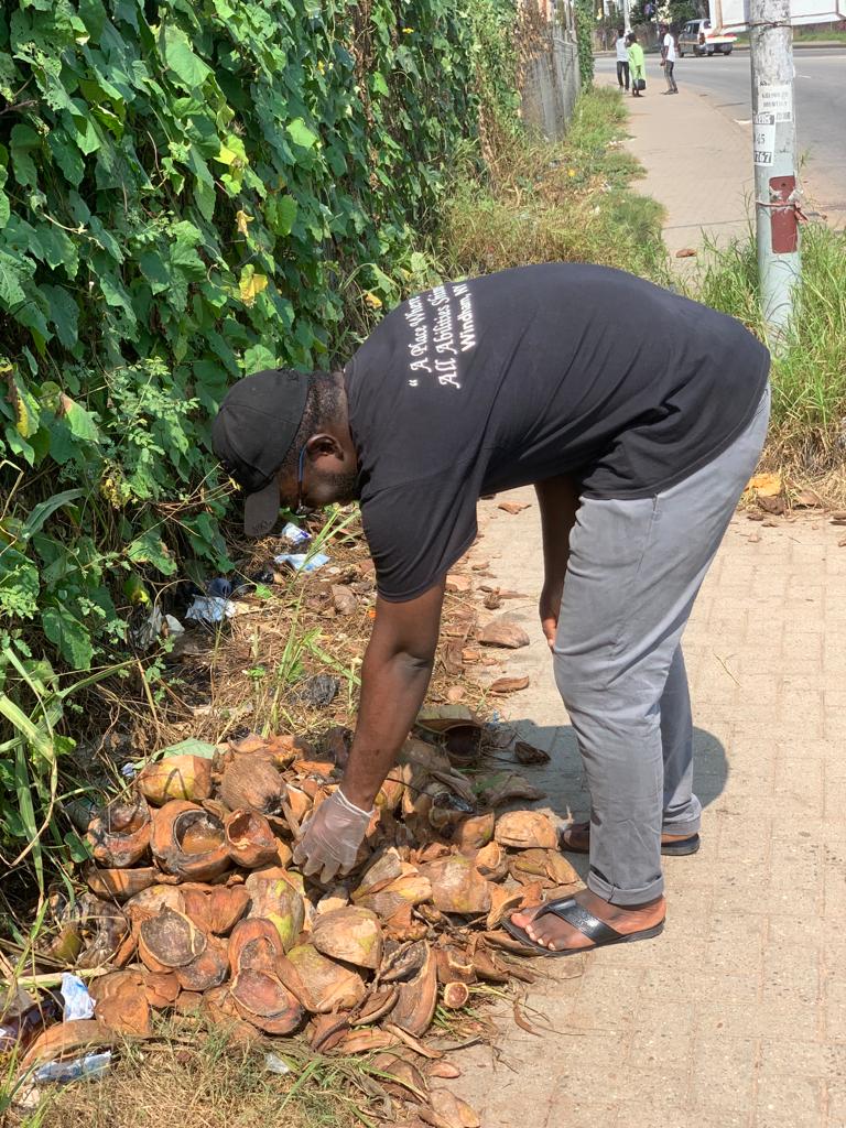 burnwisecoal's tweet photo. Let's have a discussion about sanitation, especially coconut waste
#burnwisecoal #Agyab3shii #saveatreesavealife #ugbsis60 #ugbsmwc42 #destinationlegon22 #ugbsentrepfair22 https://t.co/yvF1QOr75s