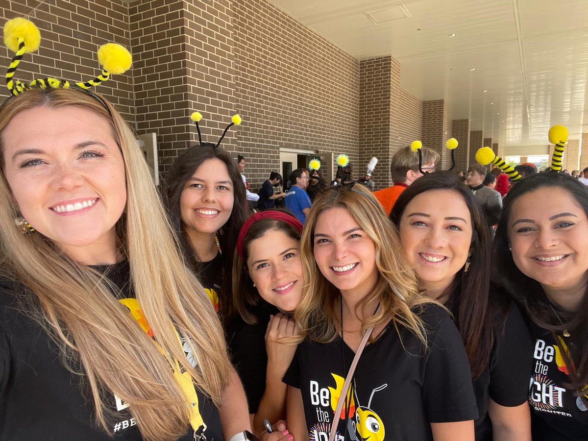 MissZertuche's tweet photo. Ready for year 4! @NISD @NISDEllison #NISDignited #NISDConvocation2022 https://t.co/2XCL2JE9Zk