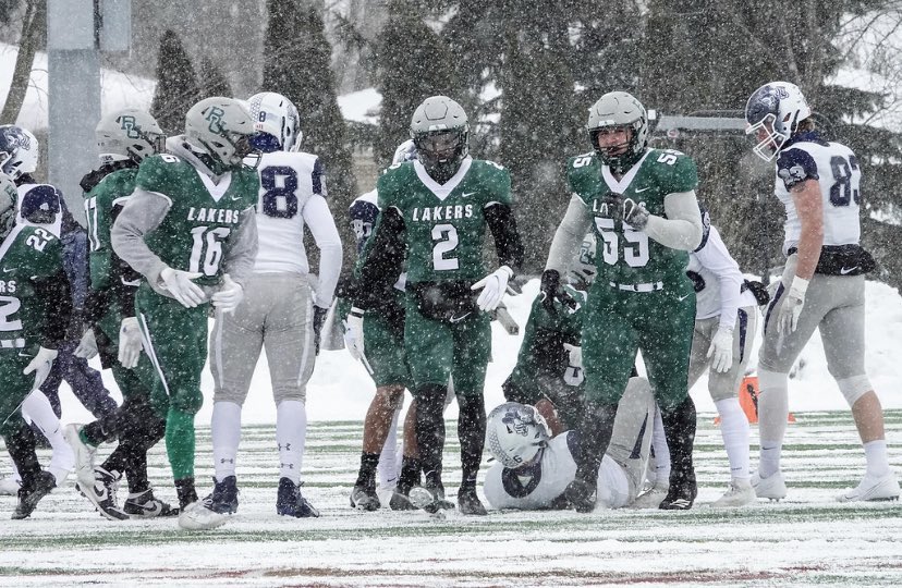 Blessed to receive an offer from Roosevelt University!💚 <a href="/RULAKERFB/">Roosevelt University Football</a> @CoachMurray_RU <a href="/BillEllinghaus/">Coach Ellinghaus</a>