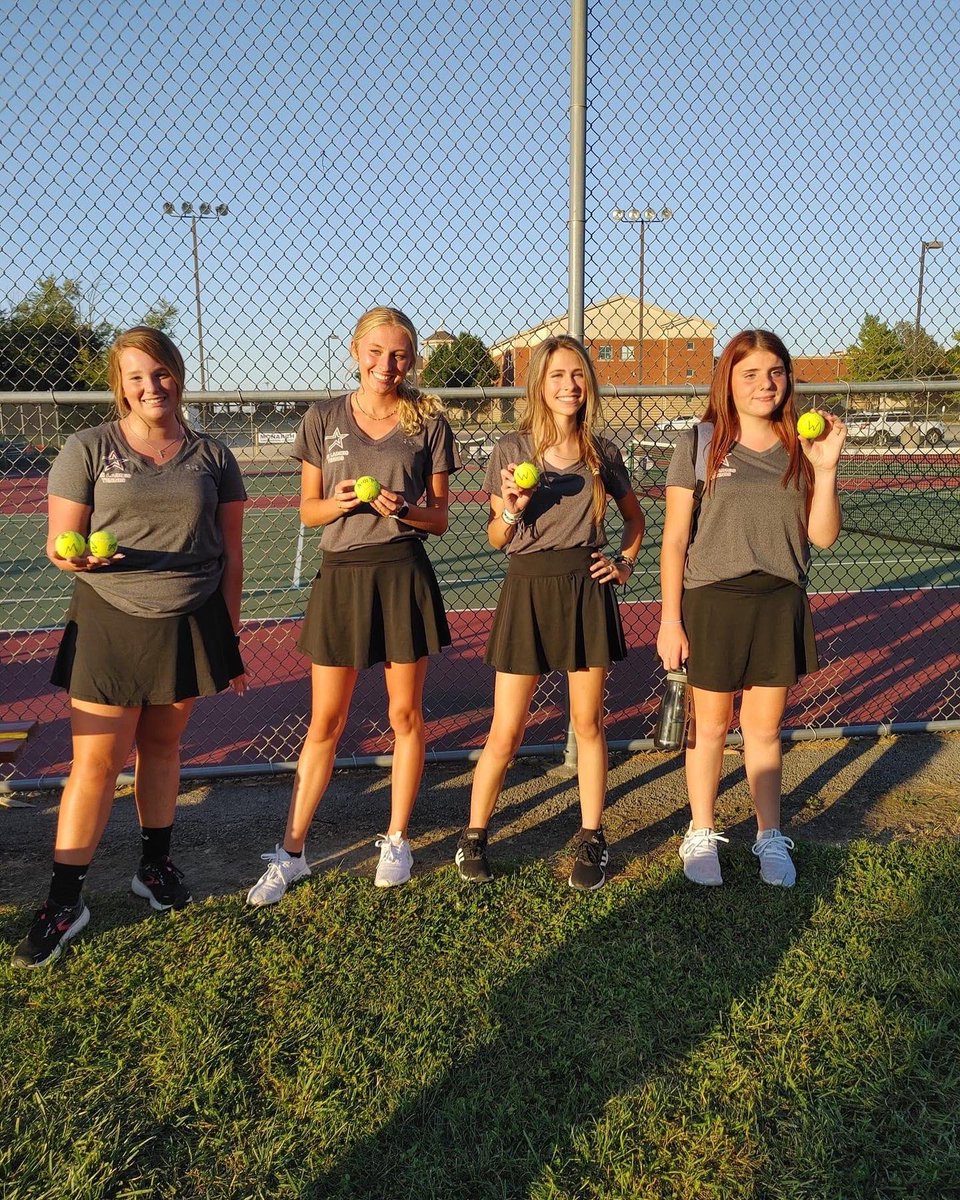 ECLocal's tweet image. Shout out to the Astro Tennis team! The team had a great win over Blanchester! Lots of hard fought matches ended with an Astro Victory! Go Astros! #ECAstroPride