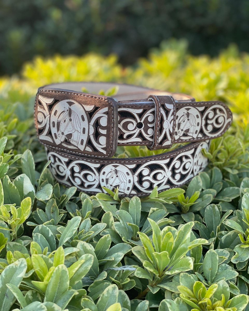 rodeodurango's tweet photo. Cintos para damas! 🐴
🔎Shop: Women’s Brown with Black and White Horse Head in Horseshoe Embroidery Chiseled Leather Belt
Medidas 22-44 listas para la compra ✅
shop https://t.co/8URQbG1YyA or link in bio #cintos #beltsforwomen #westernwear #explorepage https://t.co/RhGZNhv22L