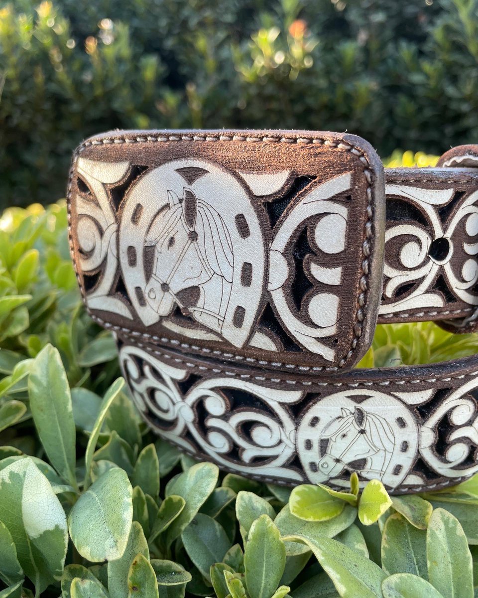 rodeodurango's tweet photo. Cintos para damas! 🐴
🔎Shop: Women’s Brown with Black and White Horse Head in Horseshoe Embroidery Chiseled Leather Belt
Medidas 22-44 listas para la compra ✅
shop https://t.co/8URQbG1YyA or link in bio #cintos #beltsforwomen #westernwear #explorepage https://t.co/RhGZNhv22L