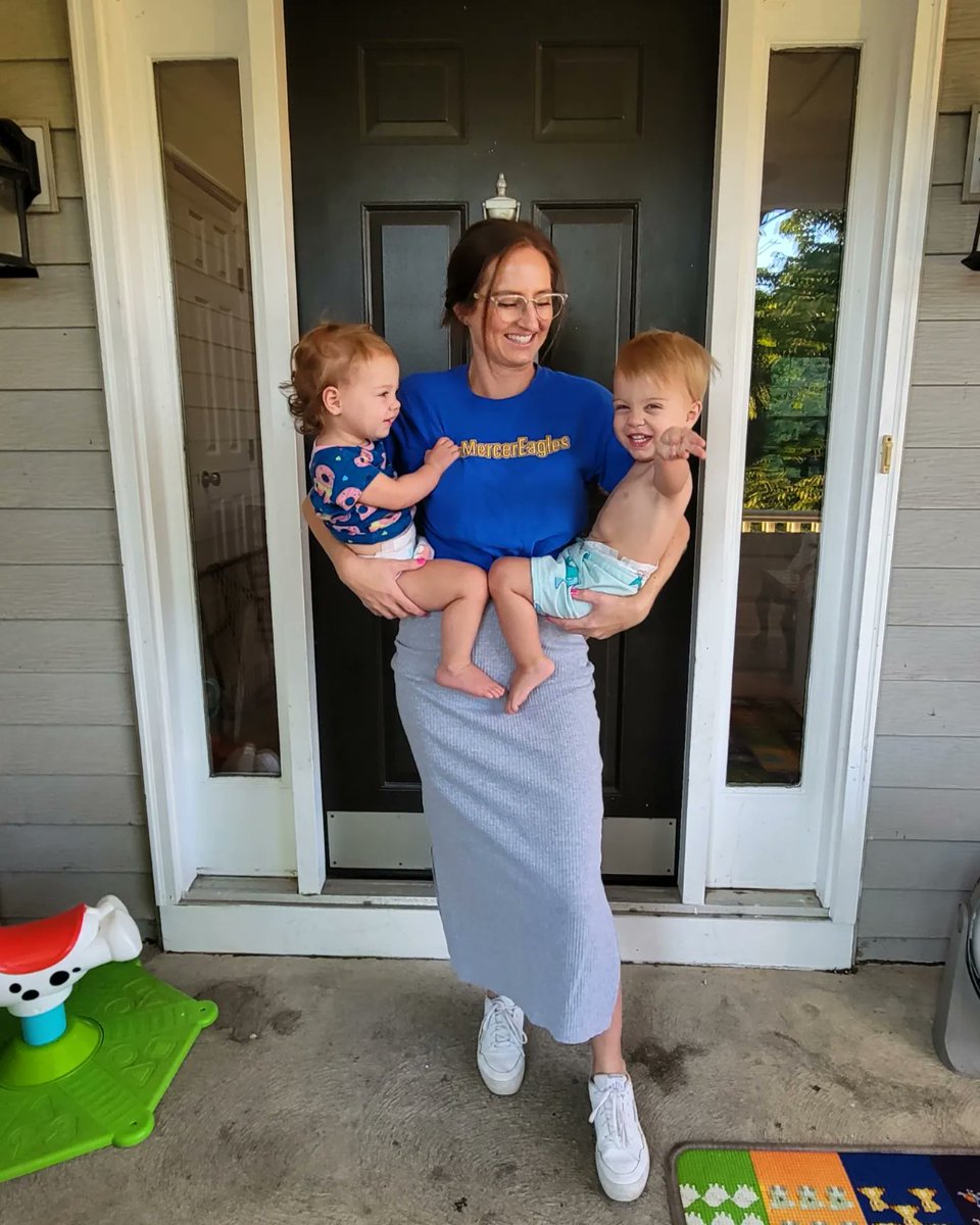 goldstemteacher's tweet photo. Officially 10 YEARS as a 6th grade teacher 😲 My mama  heart hurts a little today but my teacher heart is ready for a great year 🎉 @goMercerEagles https://t.co/otOQRIjNNl