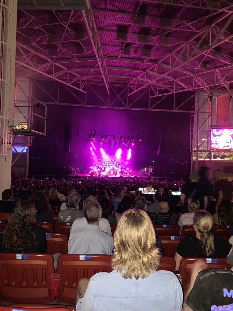 stephen_zolf's tweet photo. Hello Wilco! (Budweiser Stage) https://t.co/YO6nbCUNWh