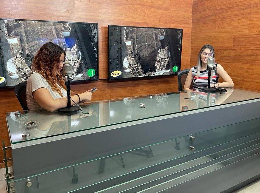 CCLDurango's tweet photo. La Directora, Lic. @DianaBernadac en entrevista para @VNDurango con @ElenaFranco1306, habló sobre los avances en materia de conciliacion, además destacó el trabajo en la entidad  siendo #Durango uno de los 8 estados  pioneros en el desarrollo de la #ReformaLaboral https://t.co/CdcJwv16aV