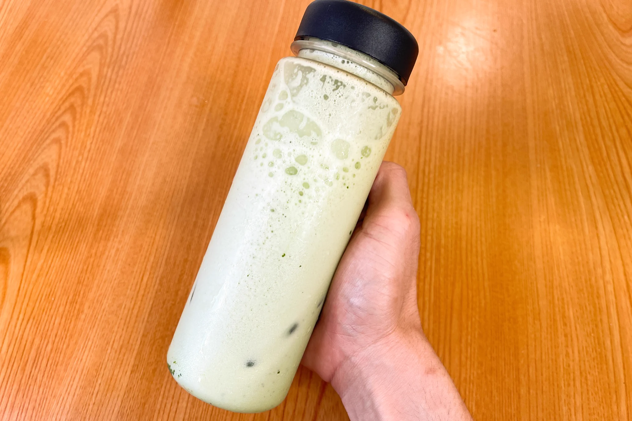 材料を合わせたら後は振るだけで作れちゃう！簡単で美味しそうな「抹茶オレ」のレシピ！