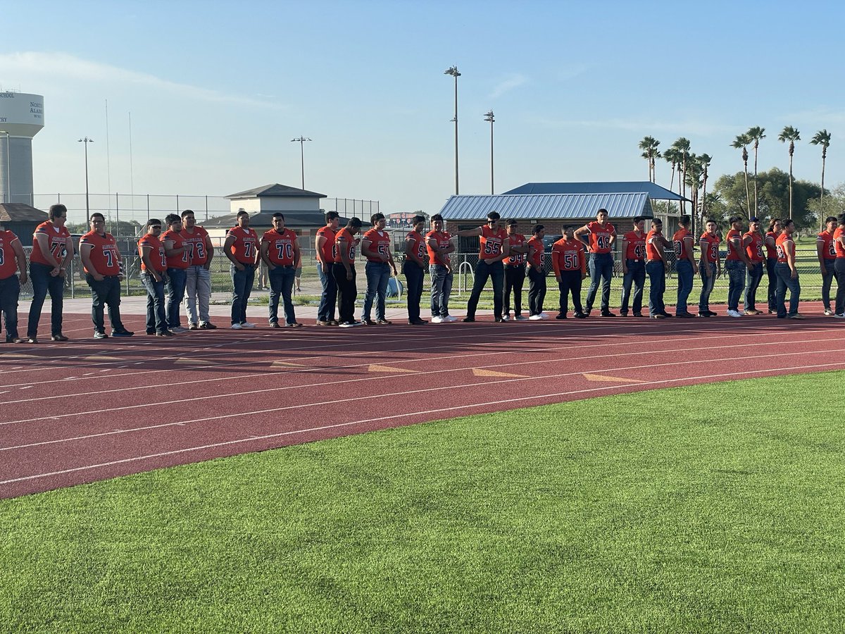 JEHSFootball's tweet photo. #MeetTheJaguars https://t.co/iwnE3yWkgL