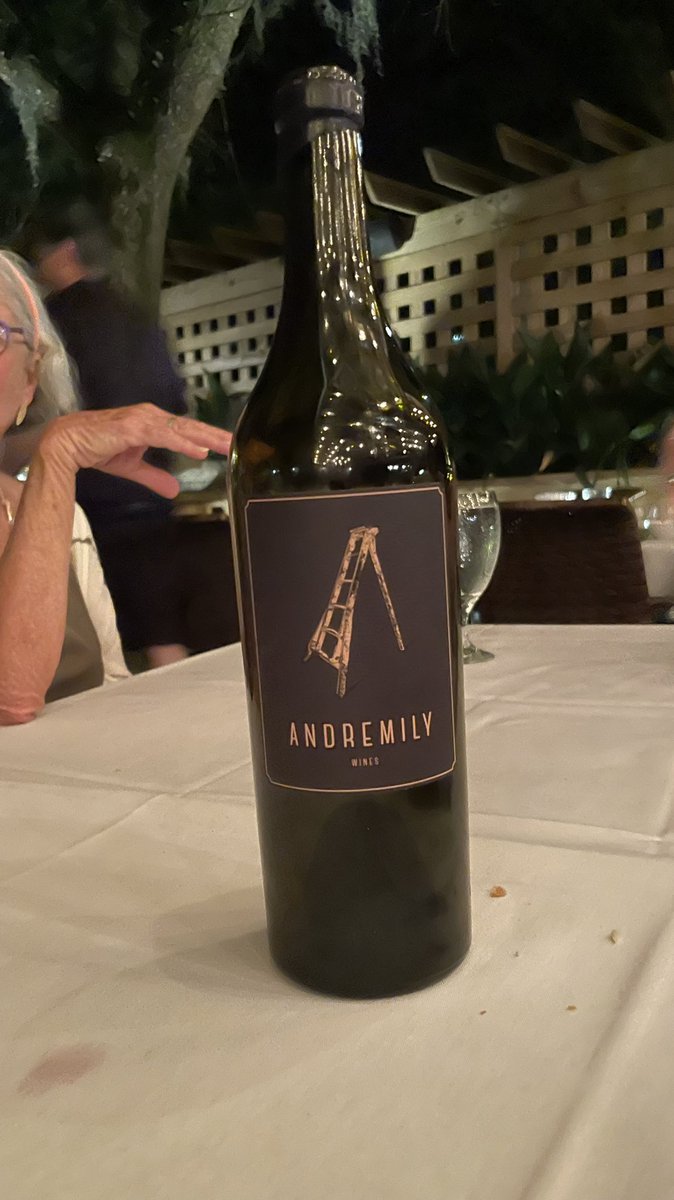 Berkeley_M's tweet image. #WinesWithFriends @AndremilyWines at @ChiveBlossom in Pawley’s Island,SC