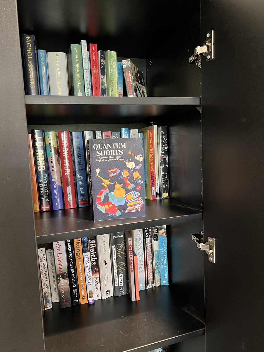 .<a href="/quantumshorts/">Quantum Shorts</a> flash fiction anthology, now available at the Chatham Island lending library! Thank you <a href="/OtagoMuseum/">Tūhura Otago Museum</a> and <a href="/DoddWalls/">Dodd-Walls Centre</a> for helping art inspired by science to reach the most remote parts of Aotearoa New Zealand!! #festivalofscience #rekohu