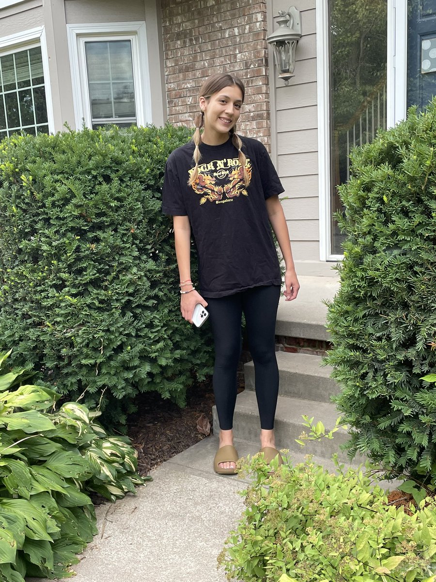 Wrigleys_Mom's tweet photo. How is my baby a sophomore in college?  So proud of her and all of her accomplishments!  Rock this year girl!  👊🏽 https://t.co/CWZWuX8h9g