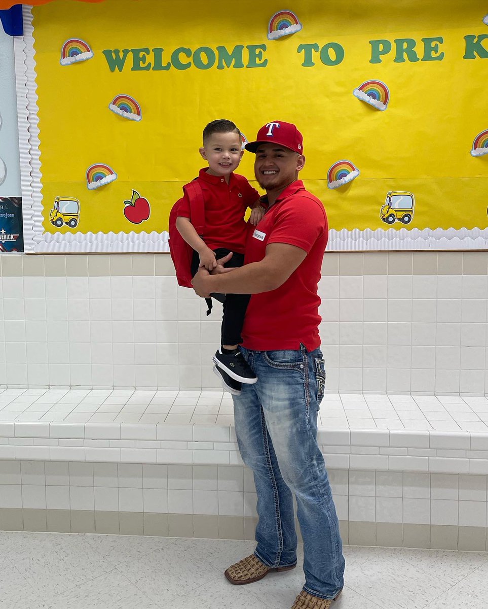 Forgot to post these here on Monday but Anthony’s 1st day of Pre-K3 🍎