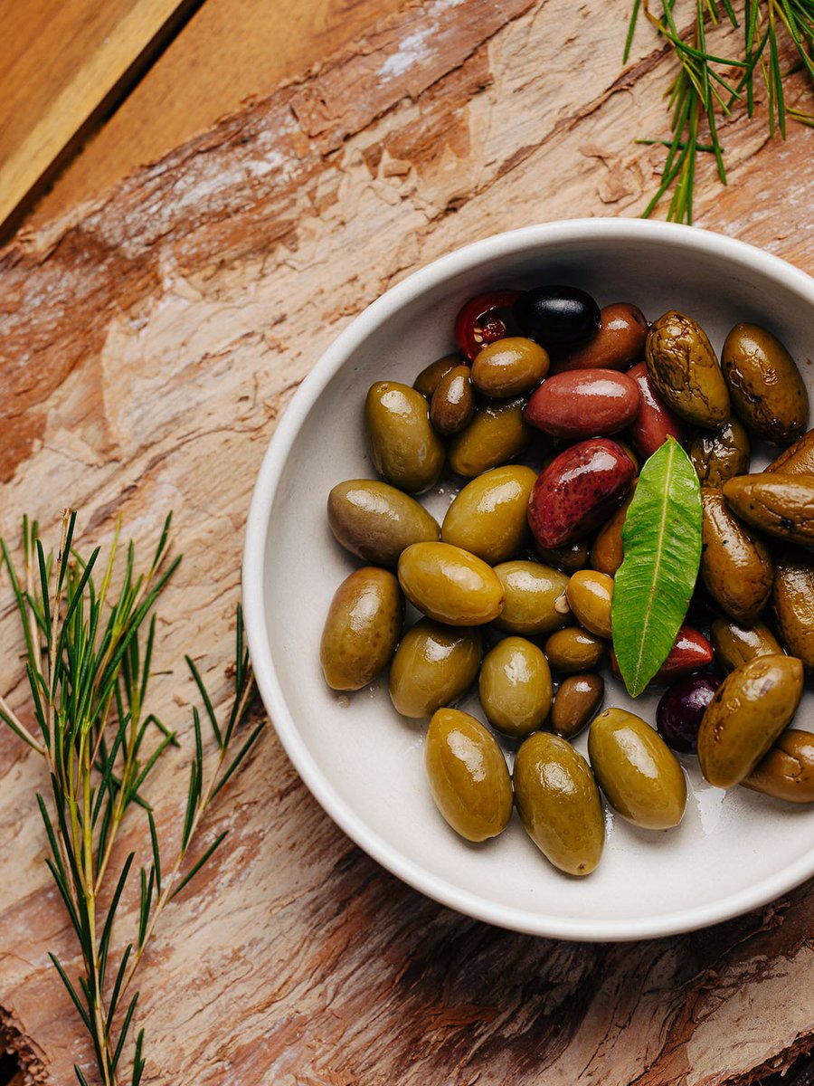 Essentials Magazine tweet media