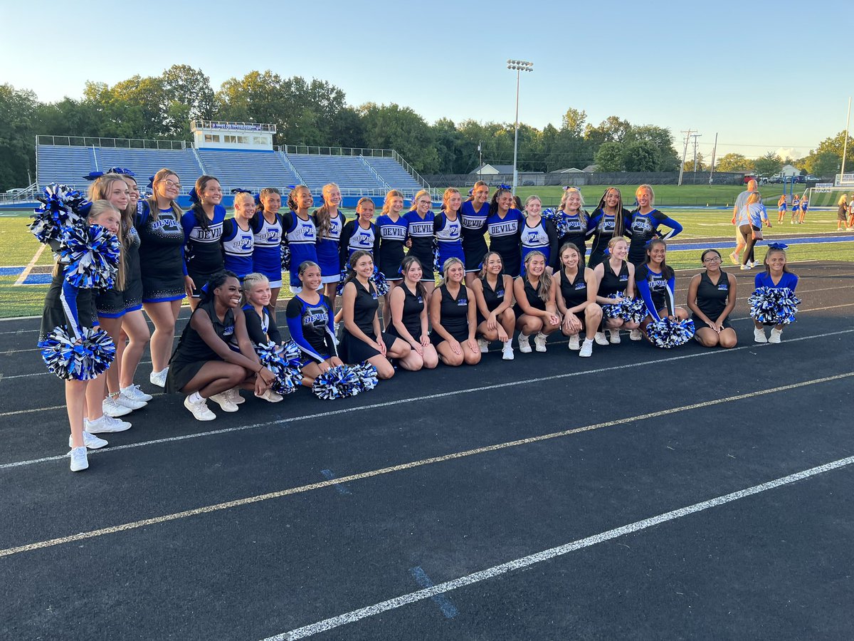 zanesvillecheer's tweet photo. Fall sports pep rally!! π£ππ€π€
#noknerk https://t.co/BloCNXn2gU