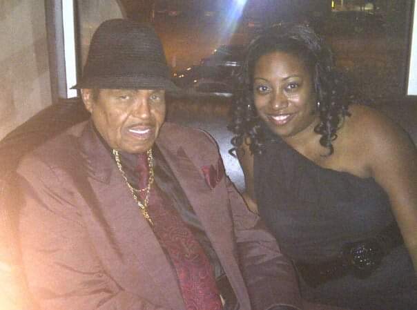 Checkthe_Rhymes's tweet photo. Also on this day in 2012, I met Joe Jackson. The story is on my blog https://t.co/OghwN6rY4o cuz it's hilarious. 😂 #RIPJoeJackson https://t.co/yImzSBeasj