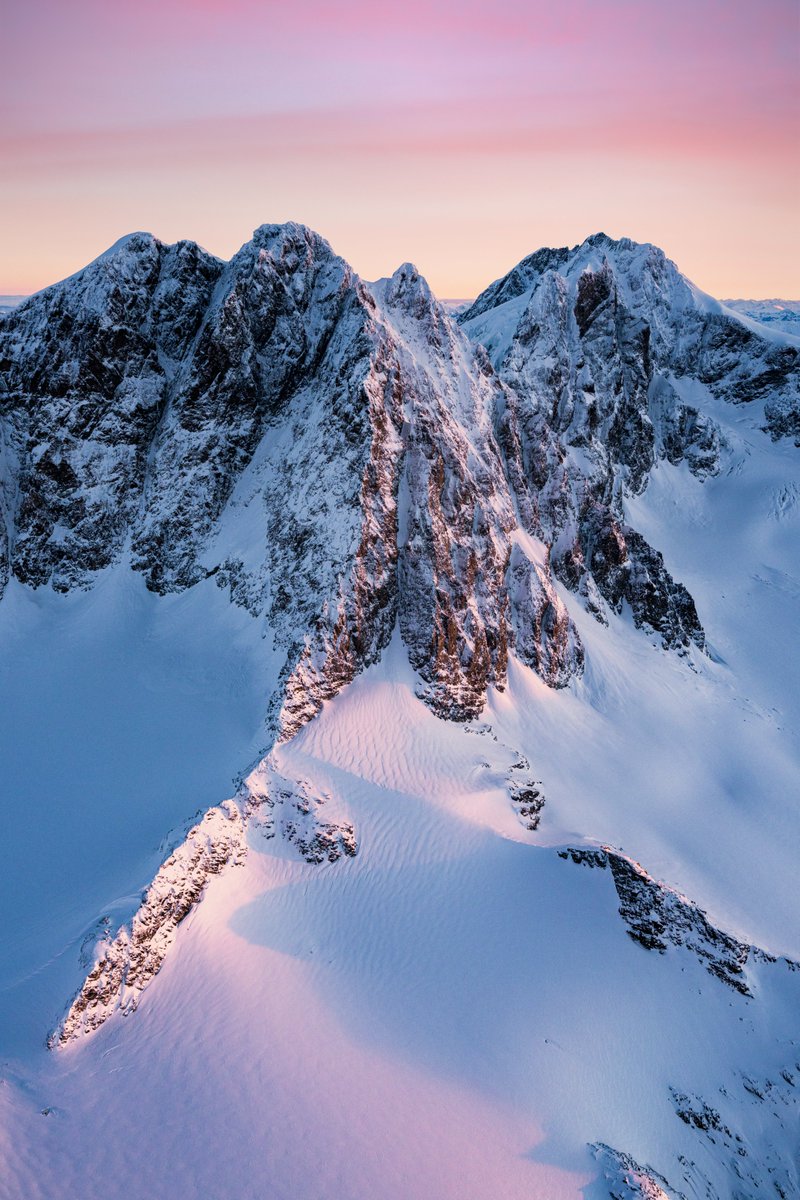 Image by Roberto Moiola

📍Valmalenco, Lombardy, Italy

Aerial view of snowy Piz Roseg, Piz Scerscen and Piz Bernina under the pink sky at #dawn.