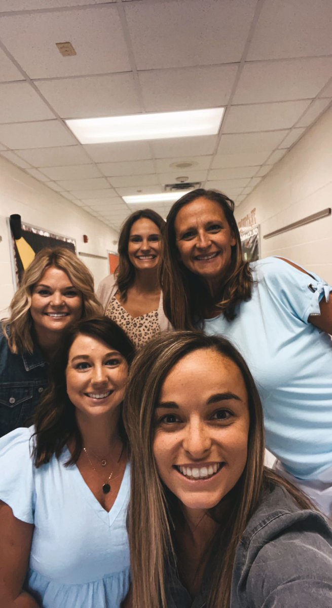 MsLaney_2nd's tweet photo. We had a great open house tonight, meeting our new students and getting them excited to start the school year! I can’t wait for the year to kick off!! 🥳🥳🐾 @JCWestElem https://t.co/v5j9BBm4WE