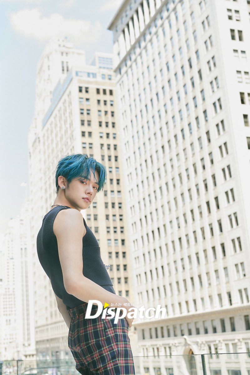 txt_sarangdan2's tweet photo. [Hⓓ포토] ＂도시의 천사＂ ㅣ'TXT' 연준 (출처 : 디스패치 | 네이버 TV연예) https://t.co/RC2Jv4pAgw https://t.co/cZZRjDUWLt