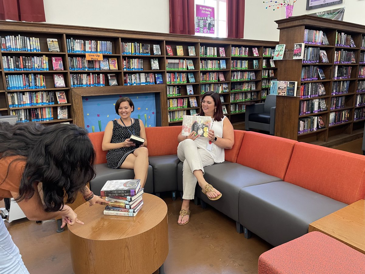 ChaffeyLibrary's tweet image. Selecting the next book journey is serious business! @s_roozeboom and @Shool4School make it look easy…and fun 🤩. We love having our instructional coaches stop by the library for book chats! #diverselit #taskforce #instructionalcoaching