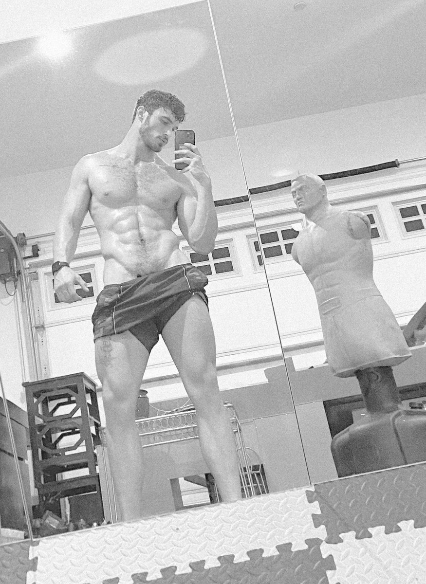 ˓    𝘂𝗽𝖽𝖺𝗍𝖾    .        .        .      🤍 !
         ﹫wildstdr         ──  
Gym night.