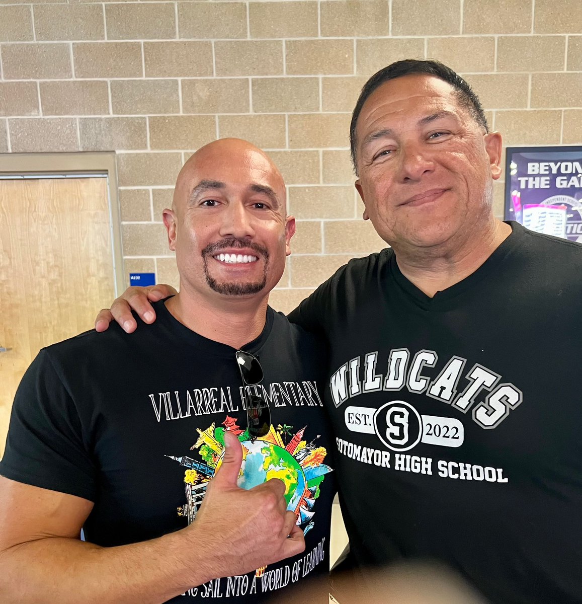 IsaacGaitan6's tweet photo. After 20 plus years in education I finally ran into this gorgeous lady ๐@GaitanJeanne . The man who is responsible for me meeting my lady Mr. Ray Galindo. My mentor this past Spring Juan Morales. My old friend @melisa_rdgteach ! Good time! #NISDConvocation2022 https://t.co/iXjVhYya8a