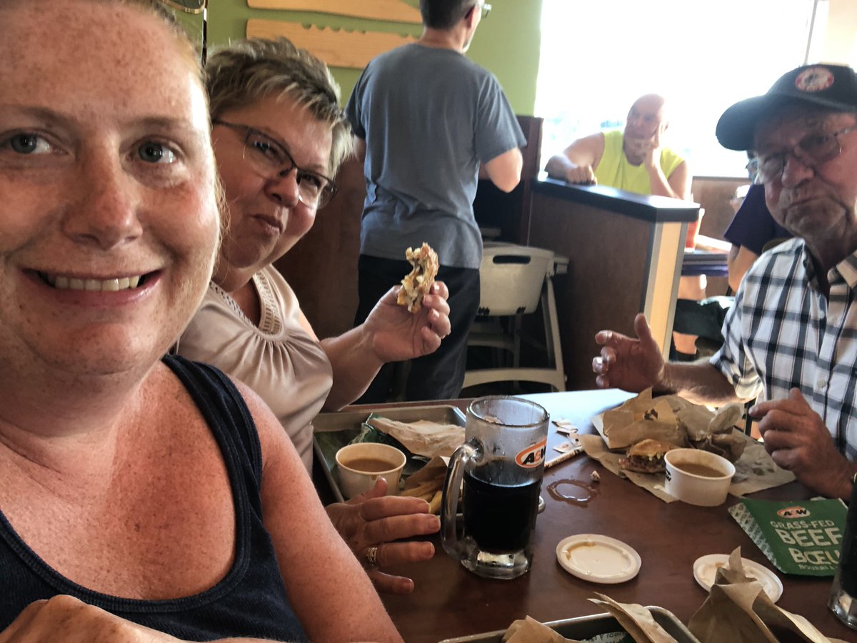 Round 2 <a href="/AWCanada/">A&W Canada</a>  @MSSocietyCanada @MSSocietySK  #BurgersToBeatMS with <a href="/MrsPunkin9/">Linda Steele</a>