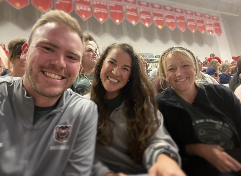 ManVsTeaching's tweet photo. Excited for year 3 together as a team. Canβt thank the ladies for all they do for our students and our team. π±π Theyβre the best. #LaughingHyenas #TeamFifth https://t.co/oaxwaPLsOK