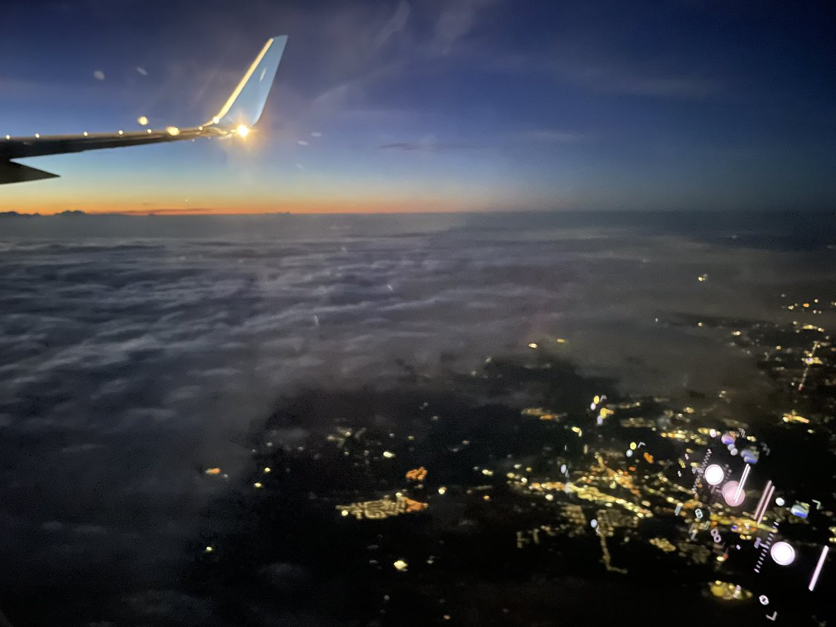 spoonz757's tweet photo. Onward to Cali, thank god @TMobile got that free in flight wifi, just another benefit of Magenta Max. #tmobilerocks #theuncarrier #tmobile https://t.co/mZDlLESv8L
