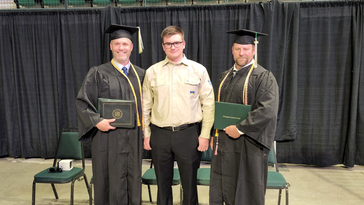 u_sprinkler's tweet image. Jason Thompson and Nick Devine of the local 853 Training staff graduated the UA Instructor Training Program today with Associate's Degrees from Washtenaw Community College. We want to commend you both on your hard work and well earned credentials.

#Local853