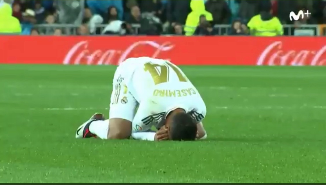 chepauet's tweet photo. El Real Madrid se despide de Casemiro como yo de aquella chica: con honores y sin resistencia, pero sabiendo que no va a encontrar nada mejor.

En fin, al final es lo de siempre. https://t.co/tXw3bPcVzo