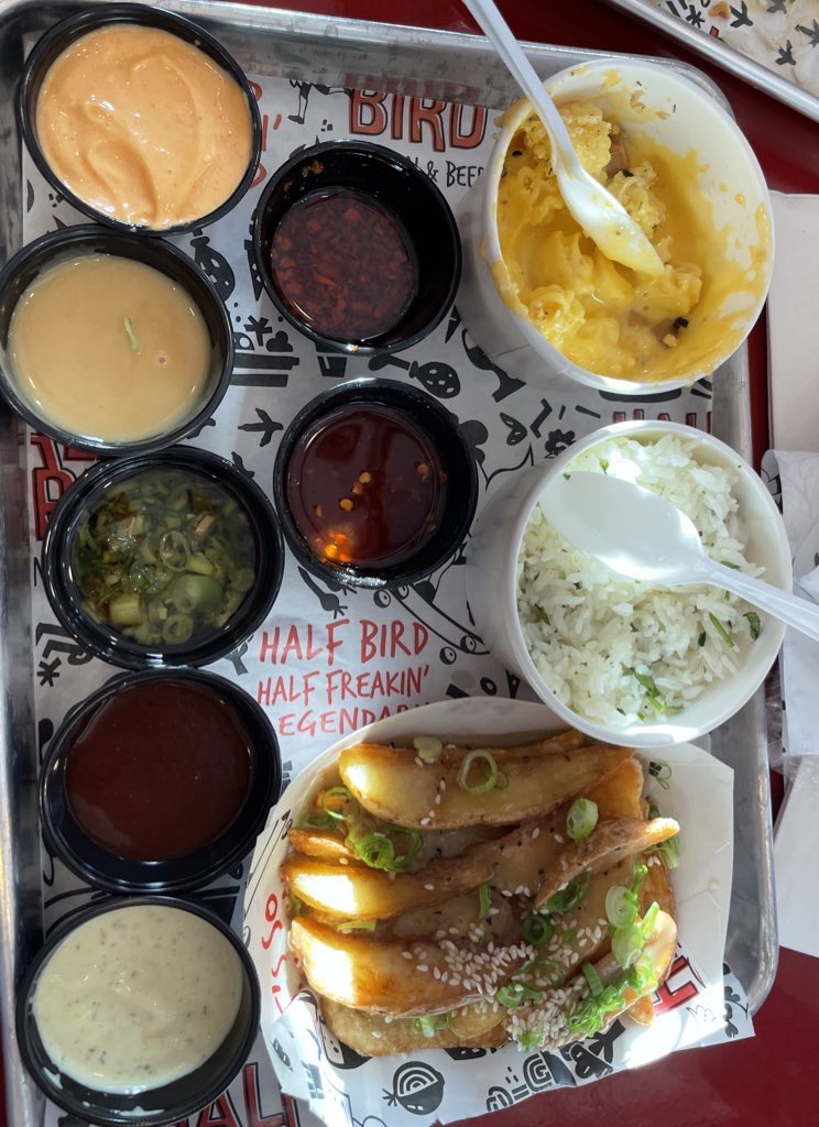 eatinglasvegas's tweet photo. I’ve been a sauce nut since 1967. Finally, the food world is catching up to me. #nosmudgezone #nodots #sauced #HalfBird #Scotch80Prime @Palms https://t.co/1JzqG5MibO