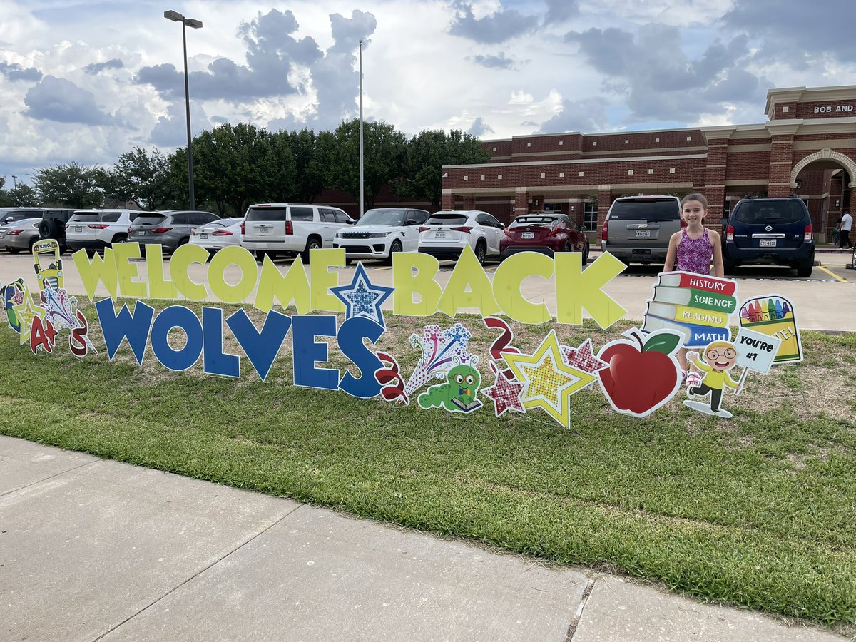 We were so excited to meet our teacher, Mrs. Flamm! She’s new to CFISD and we are so thankful she chose to be a Warner Wolf! Eliza cannot wait for Monday!! <a href="/WarnerCFISD/">Warner Elementary</a> #CFISDBack2School #CFISDspirit