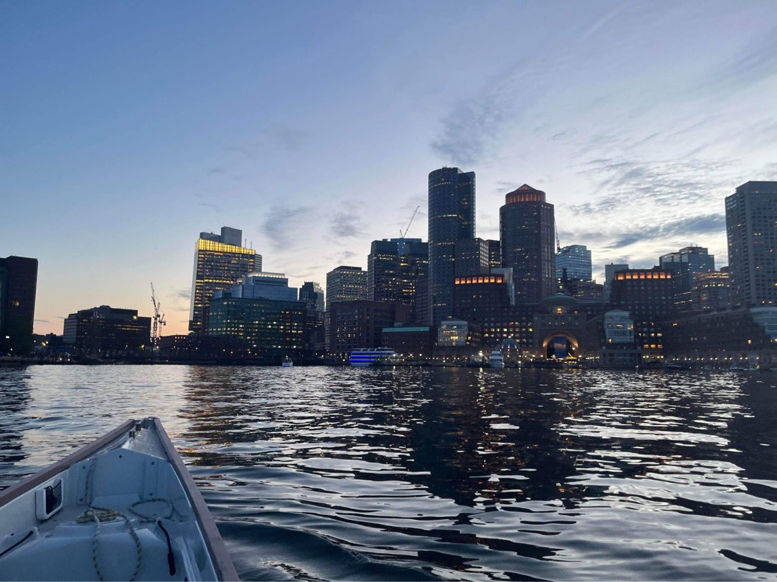 ONEDragonBoat's tweet photo. Rewarded with some evening lights in the harbor. #bestview #bostonharbor #oneracing #raceprep #fortpointchannel #atlanticwharf #bostondragonboat https://t.co/zAL2j6cGJA