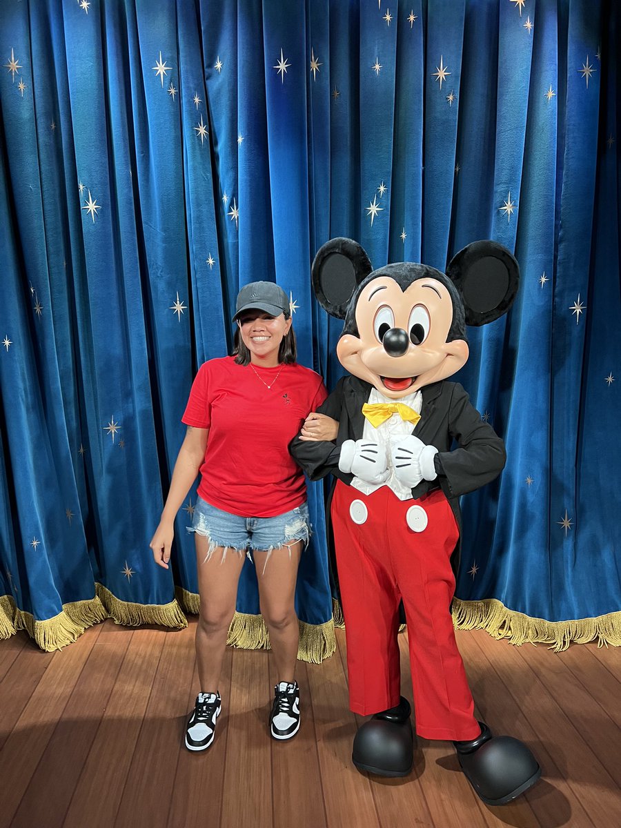 Giselesnbrito's tweet photo. Mickey ❤️ https://t.co/TjxbiVXKm8