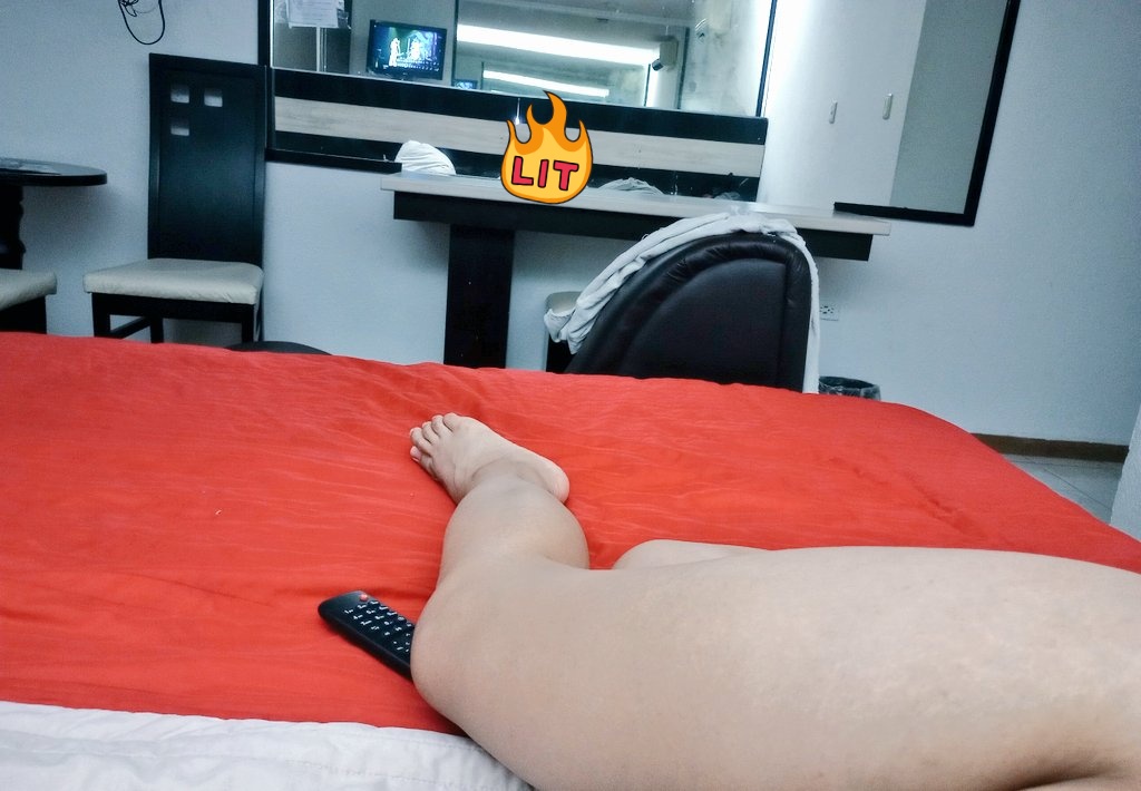 ScortServ's tweet photo. Ahorita en el Quijote estoy solita 🥲 alguien que quiera venir a coger 😈 con un descuentito y motel pagado solo para llegar a coger y amonos jajaja MD ahora no estoy contestando WhatsApp https://t.co/LSUDpGm3HD