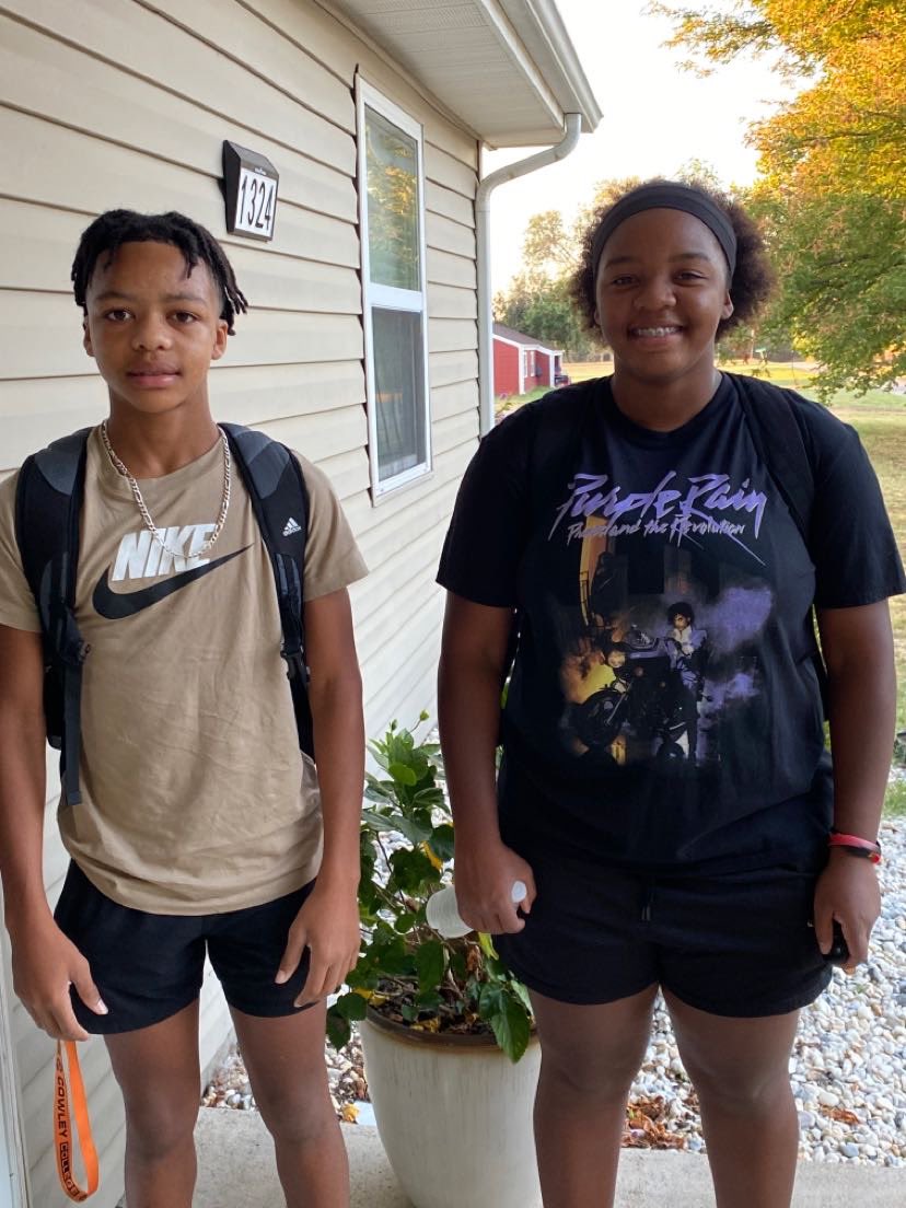 cjenn3's tweet photo. @AyannaJenning11 senior year and @KamariJennings 8th grade. #BulldogsAreBack https://t.co/85UZiwdxZh