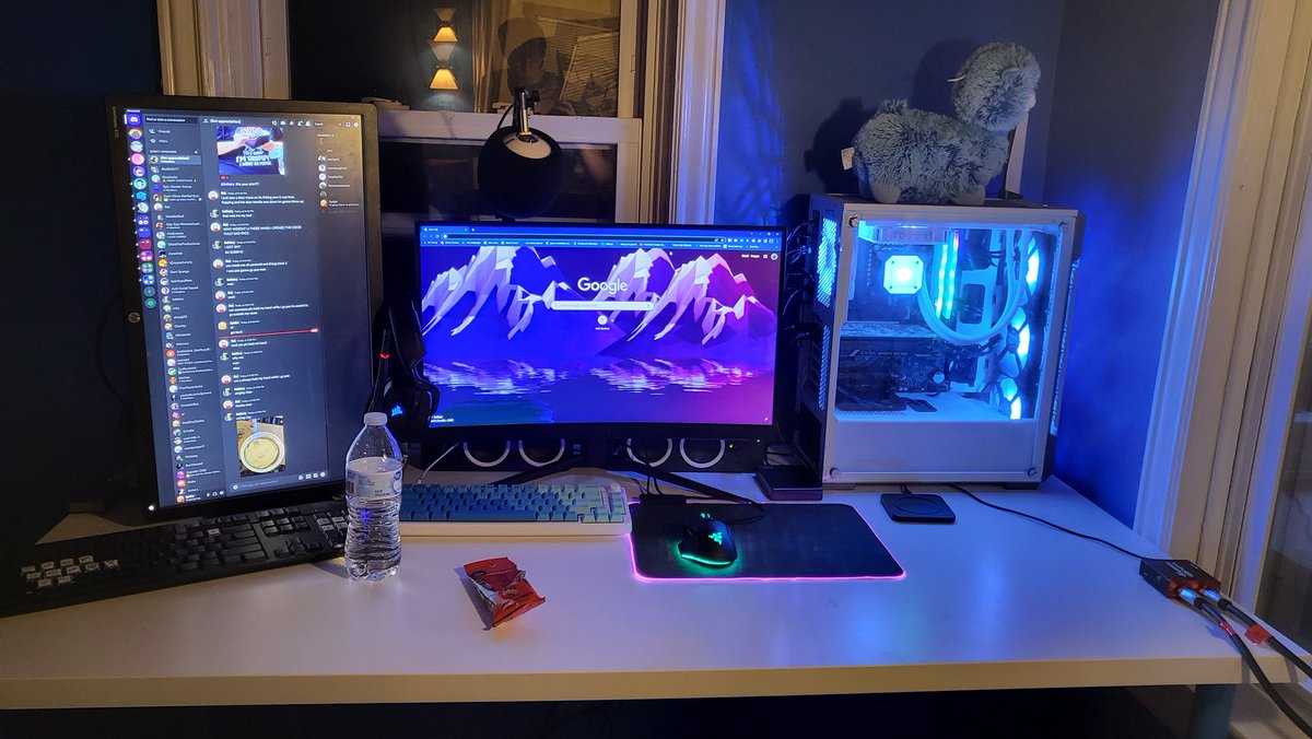 RealGSpider's tweet photo. Some good progress has been made in my room! It's all painted blue, I got my wall of games (that needs to be organized), my super cool gaming setup and a refined desk space. No longer is it messy! Best of all, it's liveable now so I've been here a bit. I'll update you more later. https://t.co/Nb1nfGVYTS