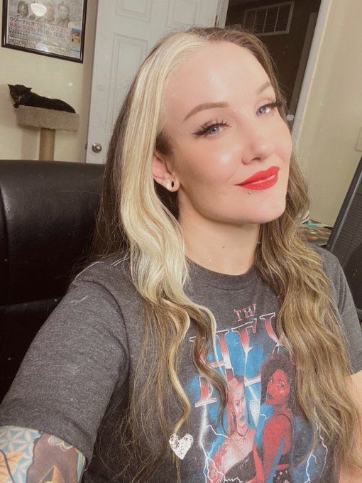 Going live now to watch some wrestling! I don&rsquo;t look like this right now, Thursday is my night to be<a href="/tag/nwapowerrr"class="tags"><span>#nwapowerrr</span></a>