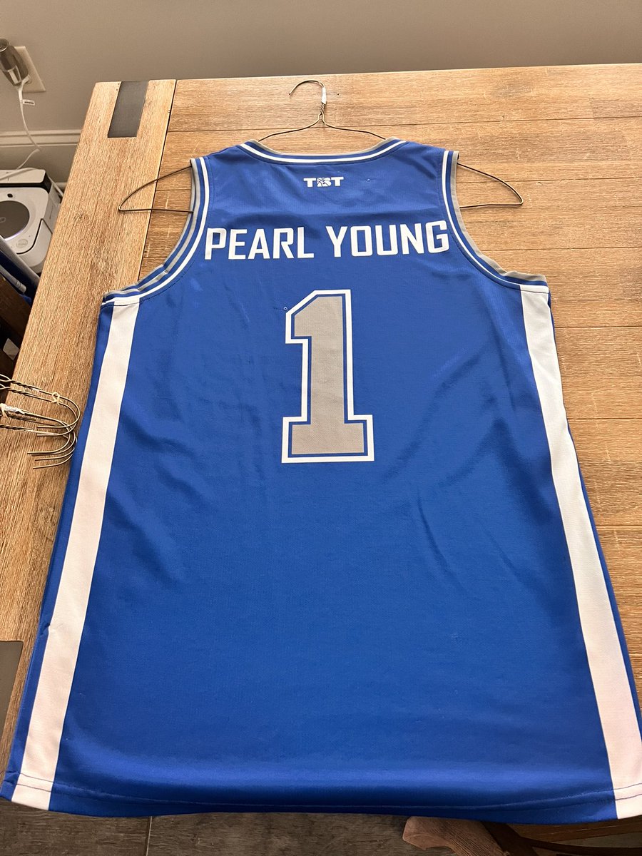 CoachingLoveInc's tweet photo. Next Jersey up for auction will be the jersey honoring Pearl Young, worn by Lamonte Bearden. 

Bidding starts at $1,200 by @Marchtastic!

This Auction will be live until tomorrow night at 10pm Eastern.  @BlueCollarUTBT @WhyyMonte https://t.co/p4LDbL4DBV
