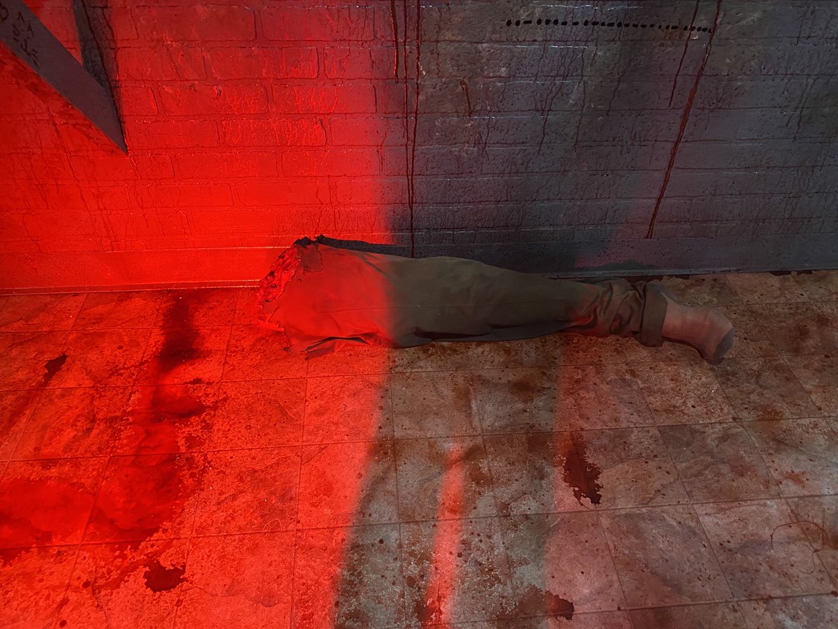 Love the red light. #GloriousMovie