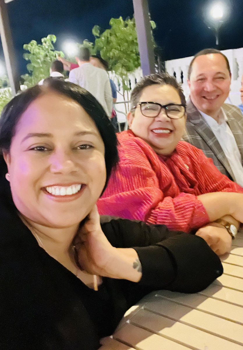 ileanaramirez13's tweet photo. #Zoneando con gente muy querida. 🤗🙌🏼 https://t.co/a03khbnG11